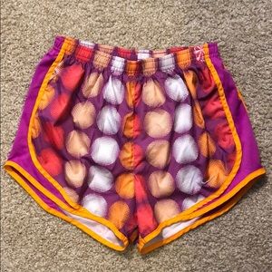 Nike women’s tempo shorts size small